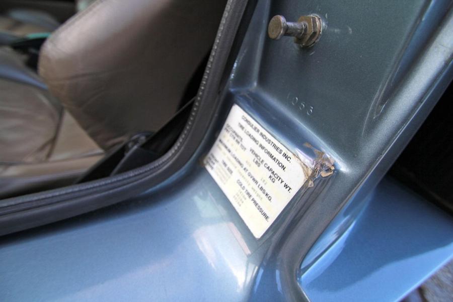 Детали интерьера Mosler Consulier Targa 1990 года  (фото 14 из 52)